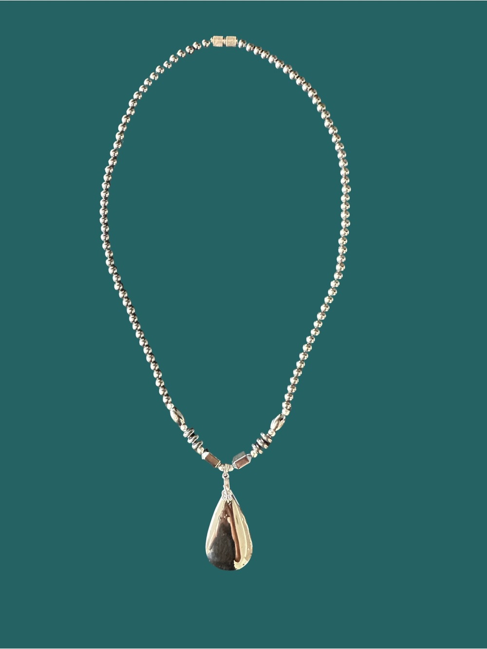 Two-Tone Teardrop Pendant Necklace - Silver & Gray